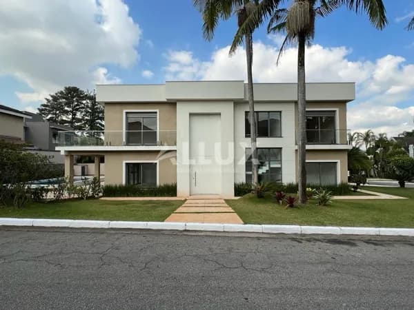 Casa Alto Padrão nova para venda com 04 suítes, piscina e jardim no residencial Dois em Alphaville Barueri