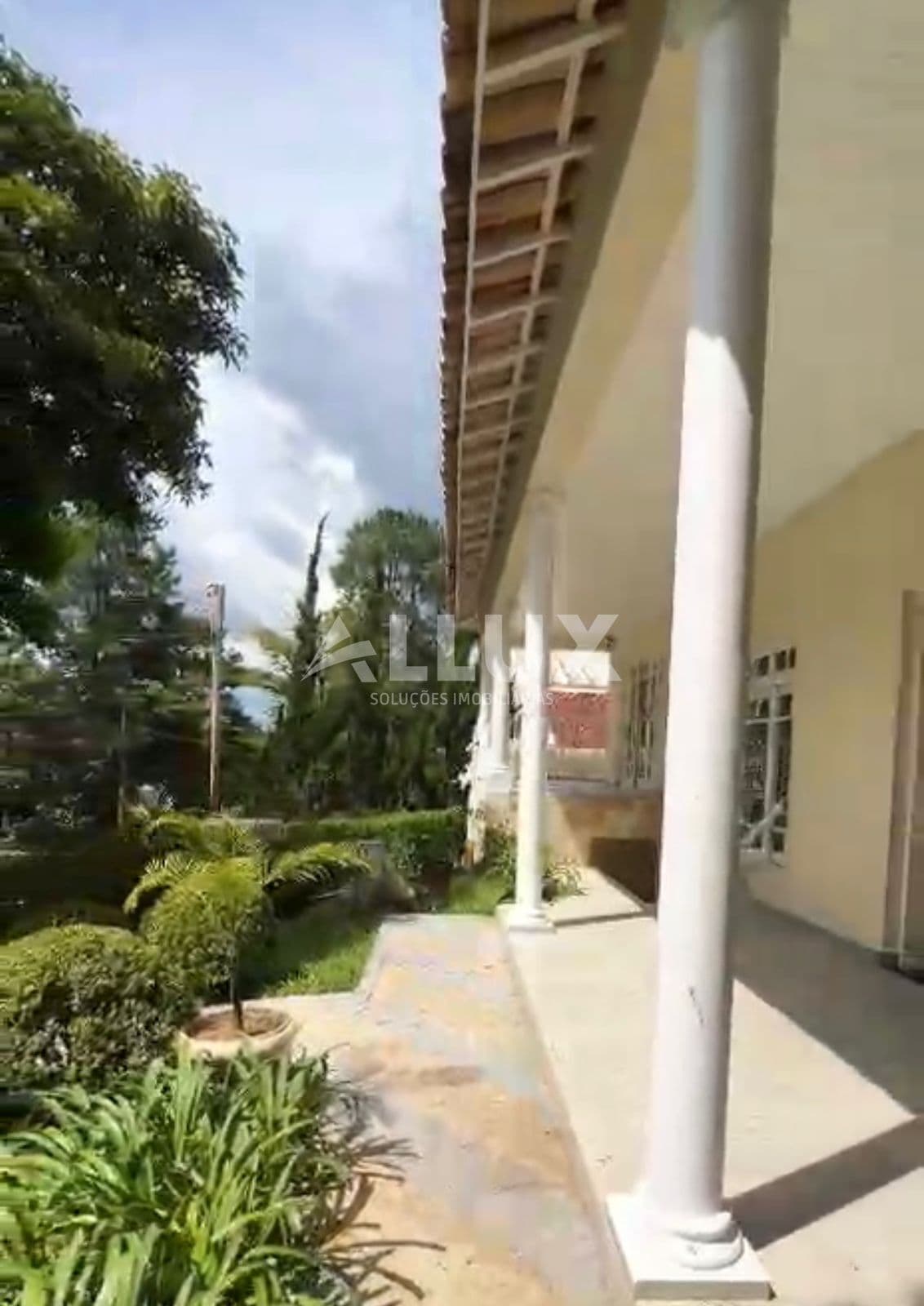 Casa à venda por R$ 2.700.000,00 no Condomínio Morada dos Pássaros – Aldeia da Serra, Barueri SP