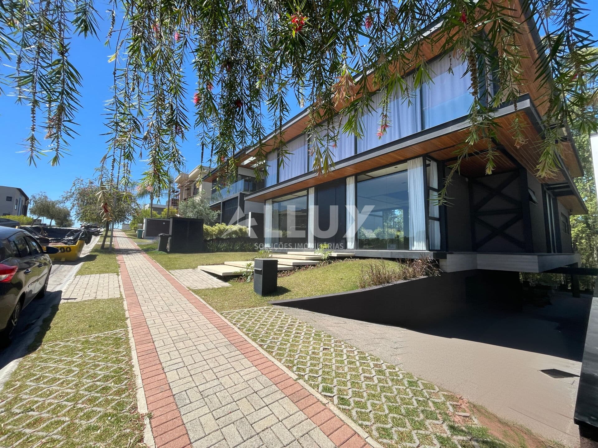 Casa à venda por R$ 5.800.000,00 no Condomínio Itahyê – Alphaville, Santana de Parnaíba SP