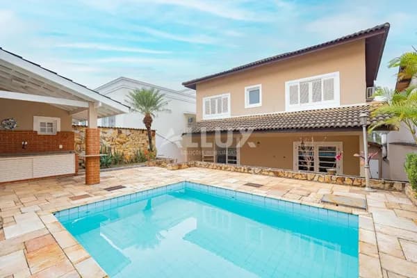 Casa à venda em por R$ 2.800.000,00 em Alphaville, Santana de Parnaíba SP