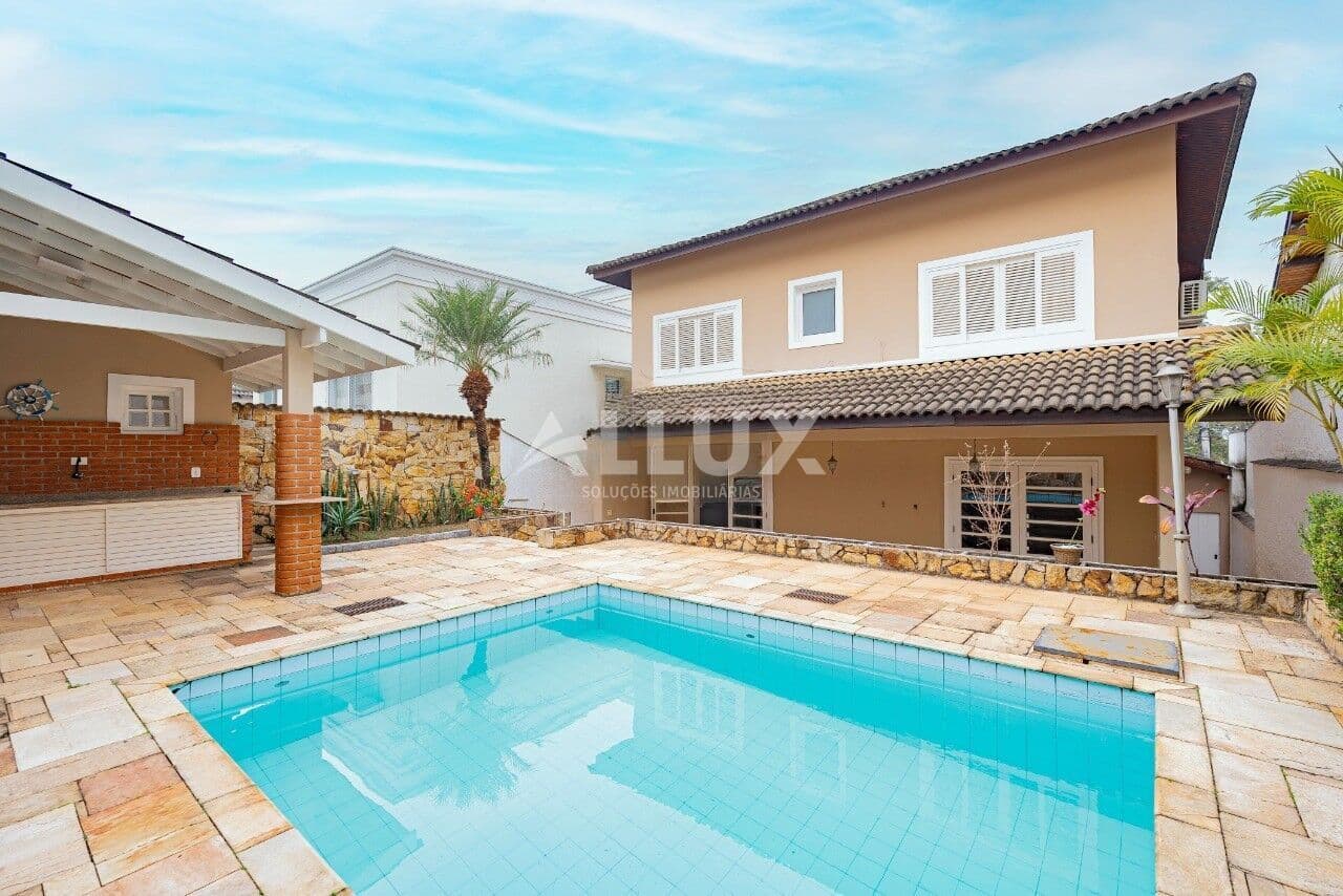 Casa à venda em por R$ 2.800.000,00 em Alphaville, Santana de Parnaíba SP