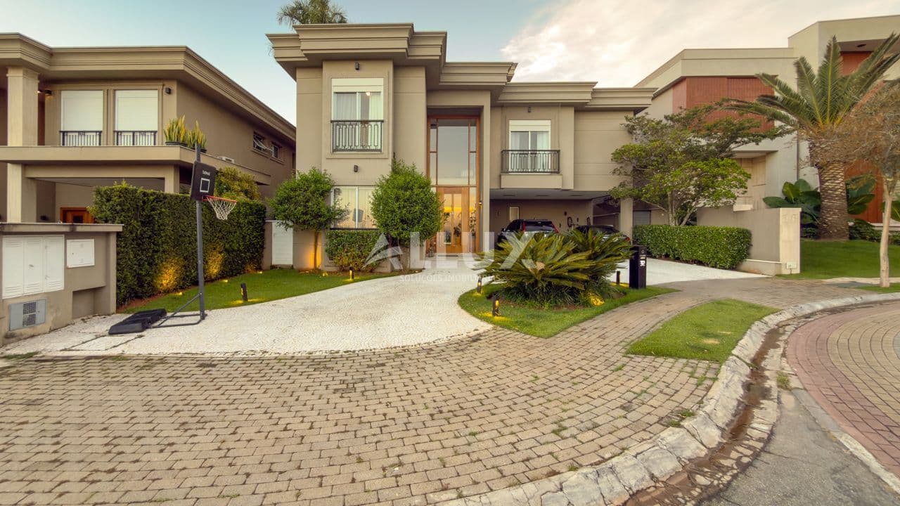 Casa à venda por R$ 9.980.000,00 no Condomínio Tamboré 10 – Alphaville, Santana de Parnaíba SP