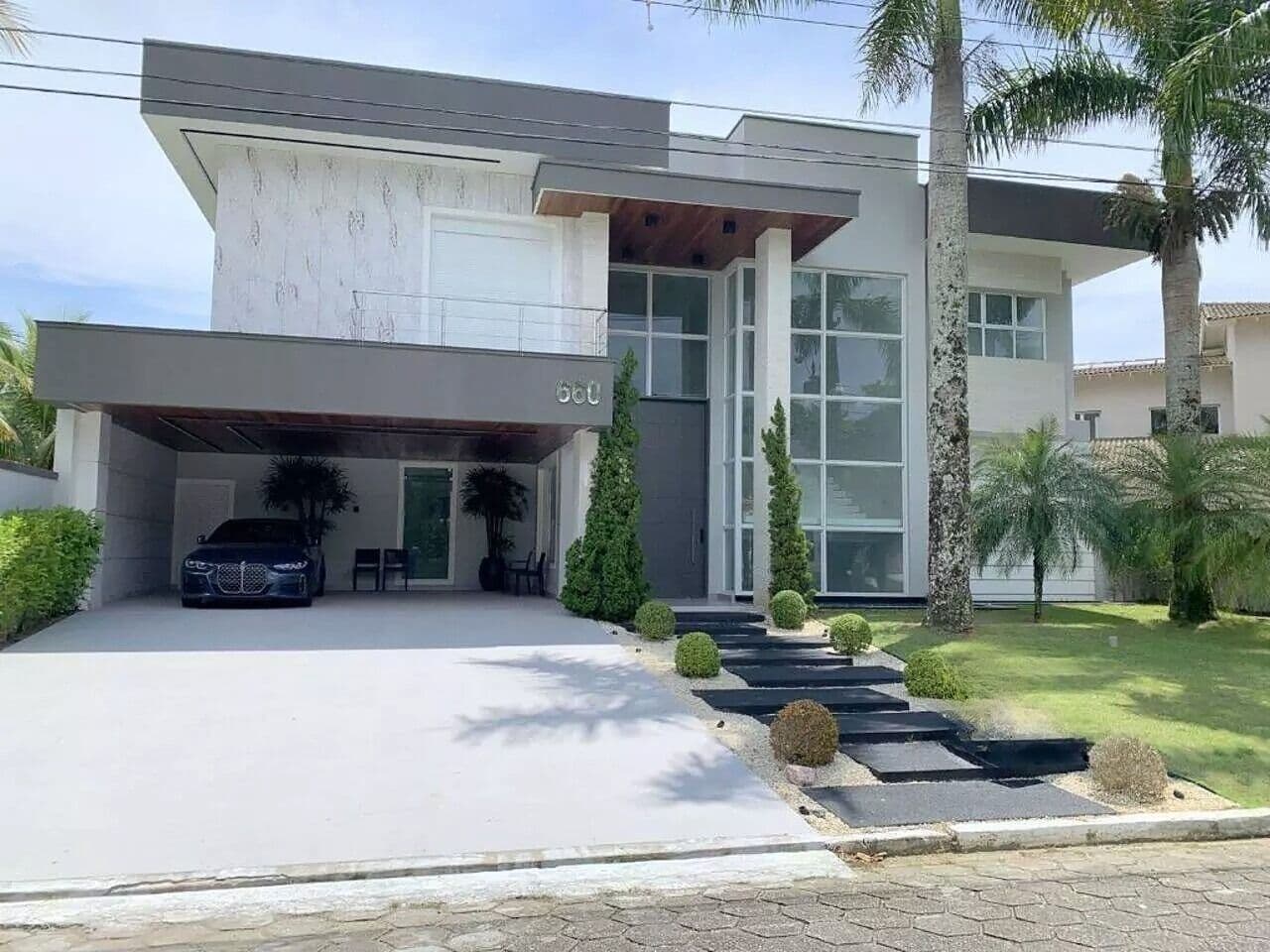 Sobrado em Condomínio Acapulco Guaruja com 642 m² mobiliada bem localizada