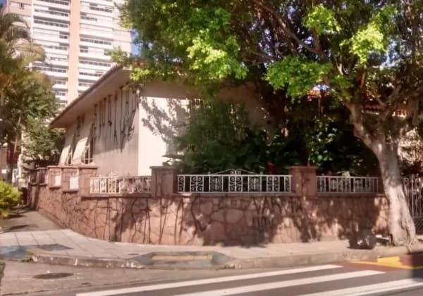 Casa Padrão esquina com 400 m² Comercial ou residencial, ótima localização