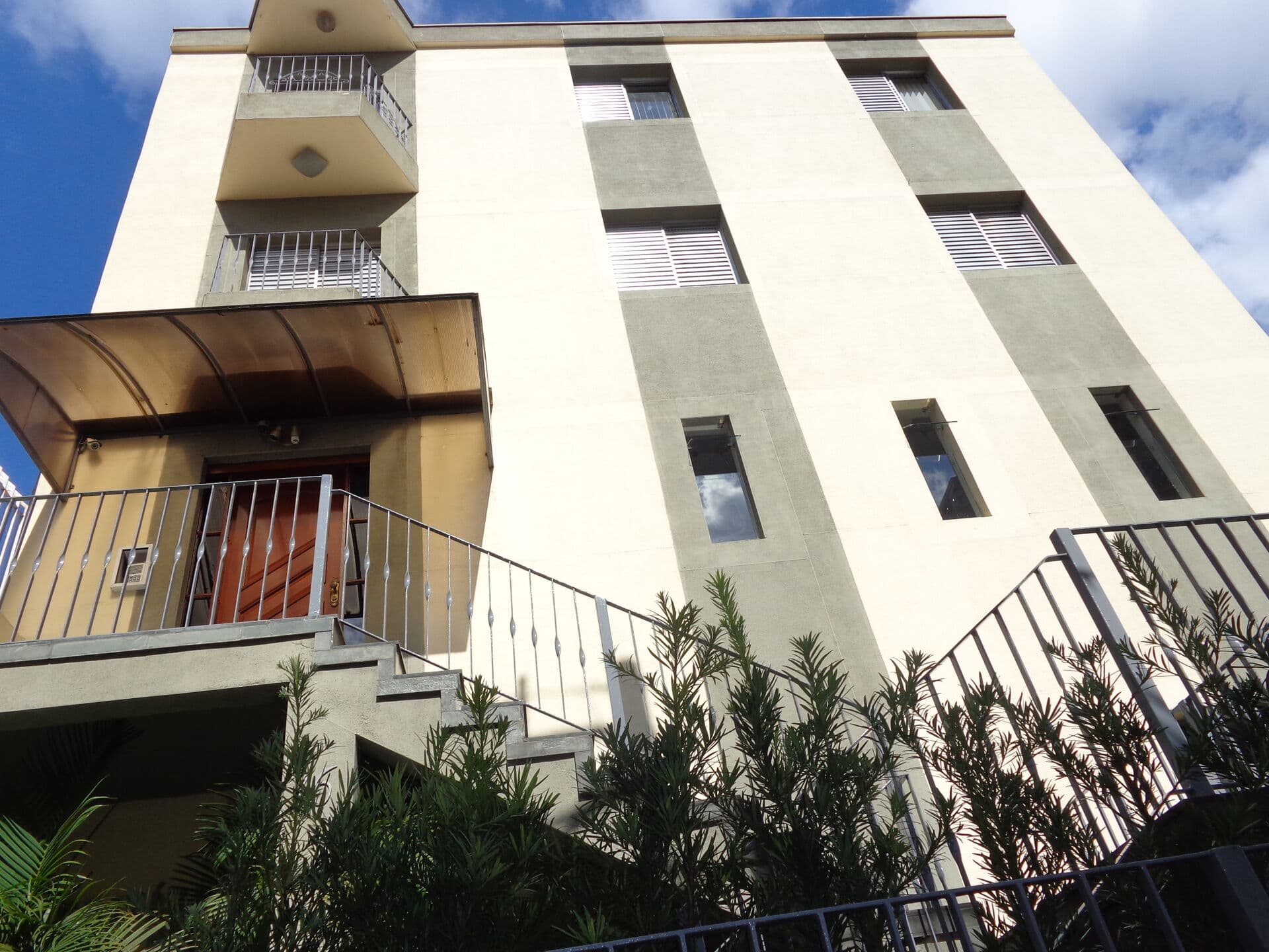 Apartamento Padrão 75m² Rua Tibagi 2 Dormitórios sendo 1 Suíte e 1 vaga