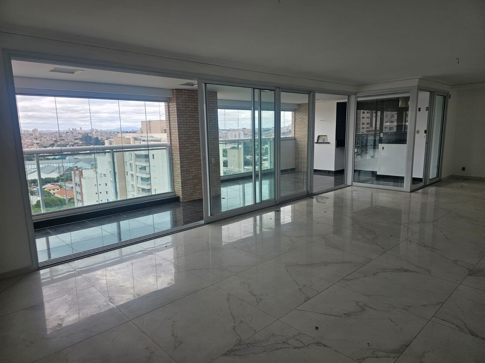 Apartamento Alto Padrão Le Griffe - 4 Suites 4 Vagas andar alto, com planejados lazer completo