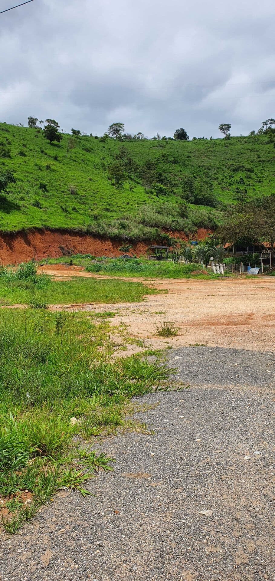 Lote/Terreno em Caratinga - Limoeiro
