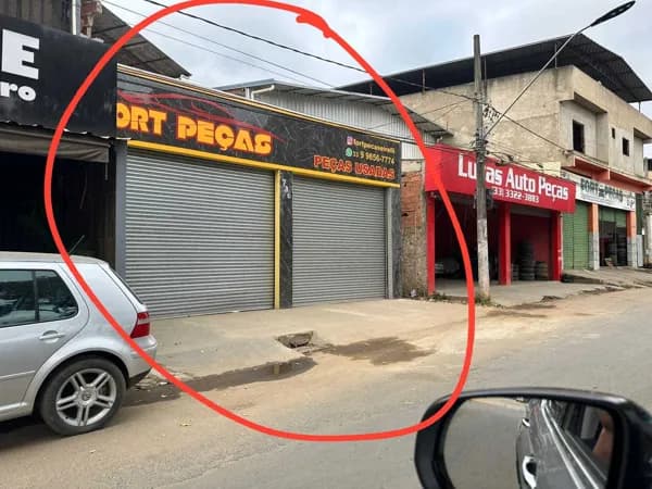 Ponto Comercial/Loja/Box em Caratinga - Zacarias