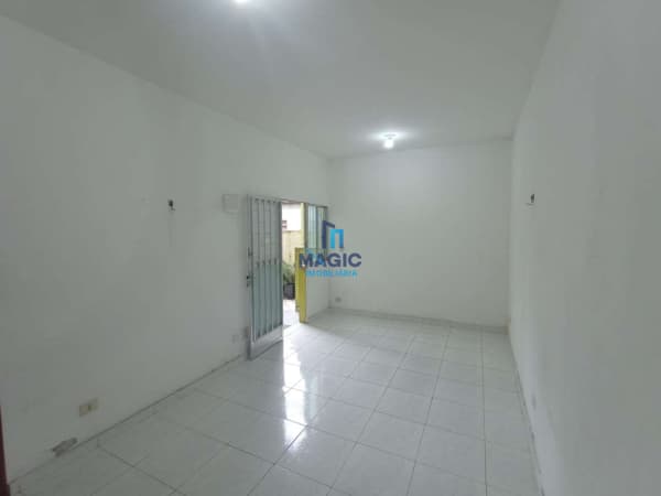 Casa de vila com 2 dormitórios à venda com 56 m² por R$ 153.999,00 em Madureira, R