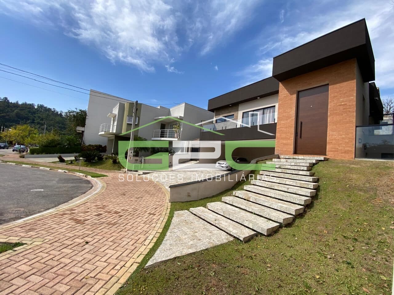 Casa em Condomínio / Condomínio Reserva dos Vinhedos - Louveira