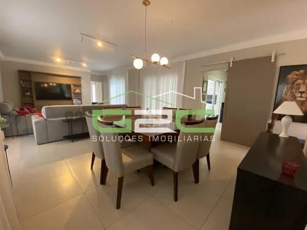 Casa em Condomínio / Condomínio Terras de São Francisco - Vinhedo