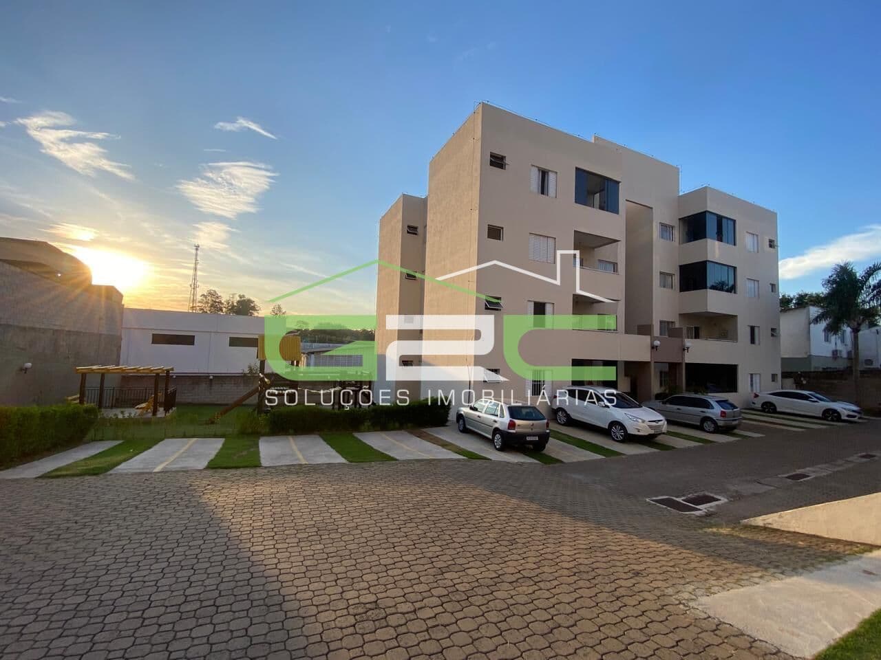 Apartamento / Condomínio Santa Claudina - Vinhedo