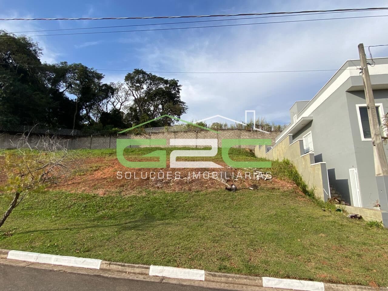 Terreno em Condomínio / Condomínio Portal do Bosque - Louveira
