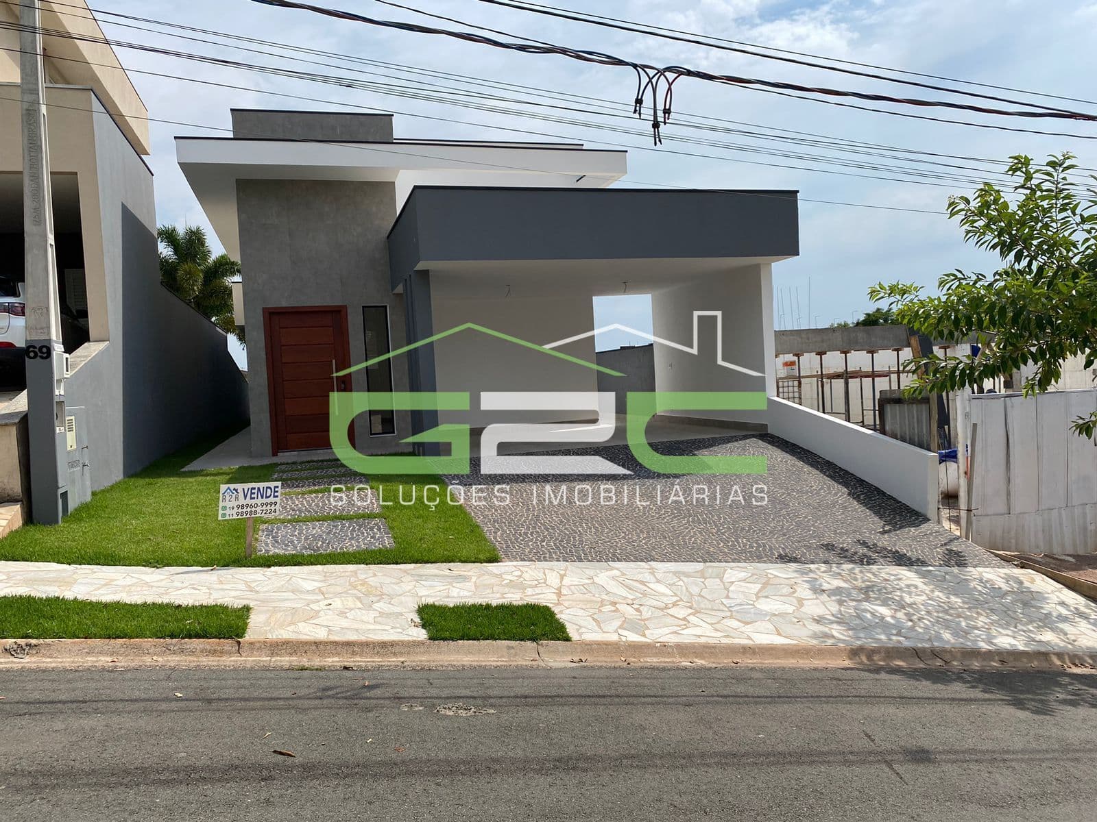 Casa em Condomínio / Condomínio Flor da Serra - Valinhos