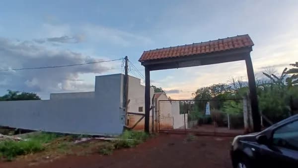 Chácara a venda na usina 3 bocas aceito casa como parte de pagamento até 200.000 mil aceito carro na negociação