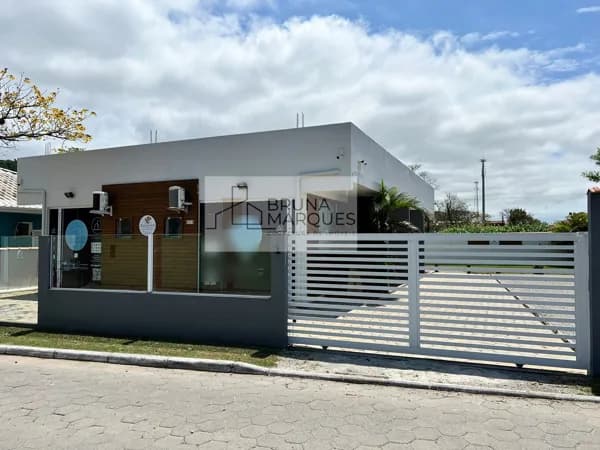 3 APARTAMENTOS + SALA COMERCIAL!