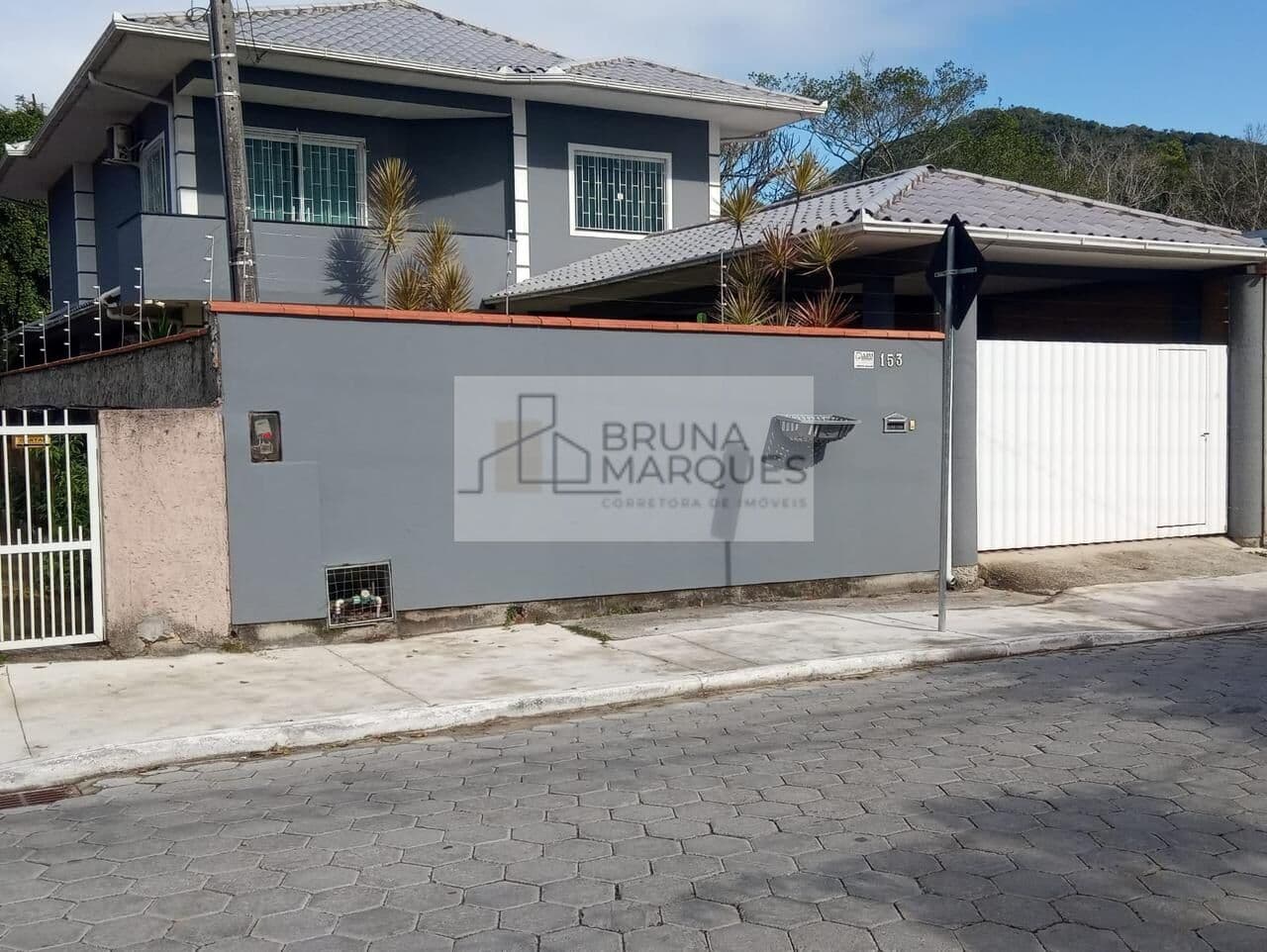 Excelente área de lazer com piscina!