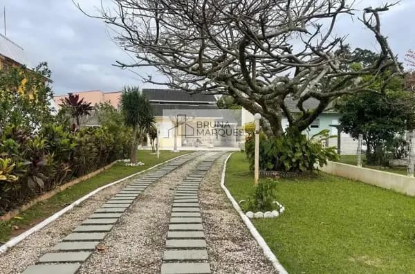 300 METROS ATÉ A PRAIA!