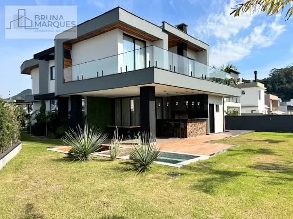 Casa Luxuosa e Sofisticada!