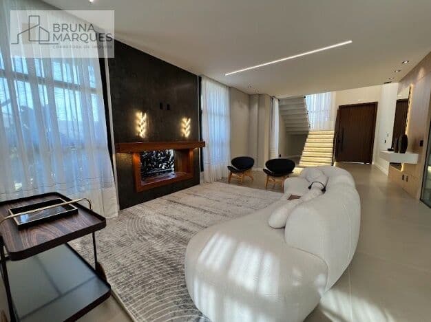 Casa Luxuosa e Sofisticada!