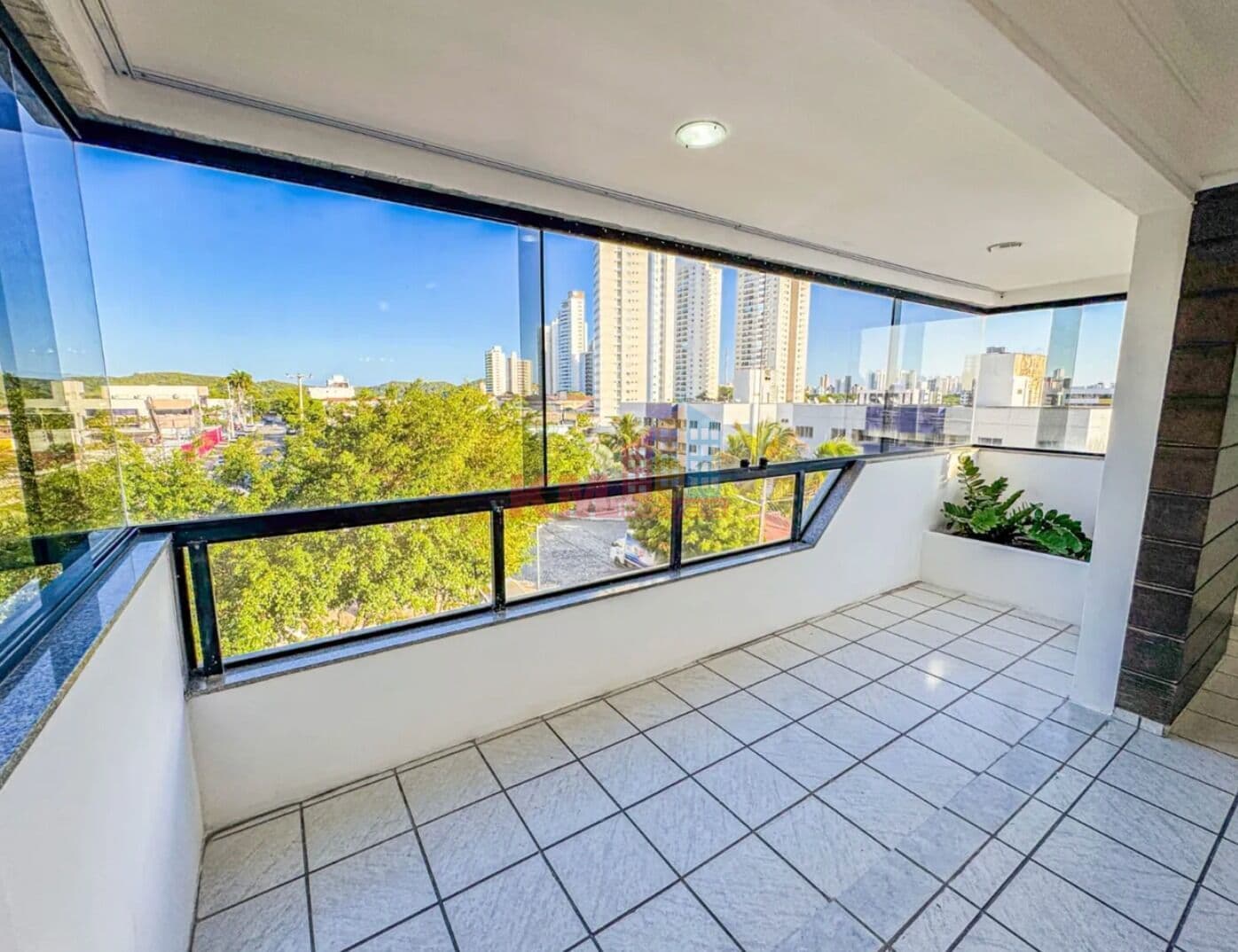 APARTAMENTO • 4 Suítes | Condomínio Gilmar Filho – Natal/RN