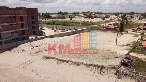 Vende-se Amplo Terreno, localizado na Principal da Praia de Gado Bravo em Tibau-RN.