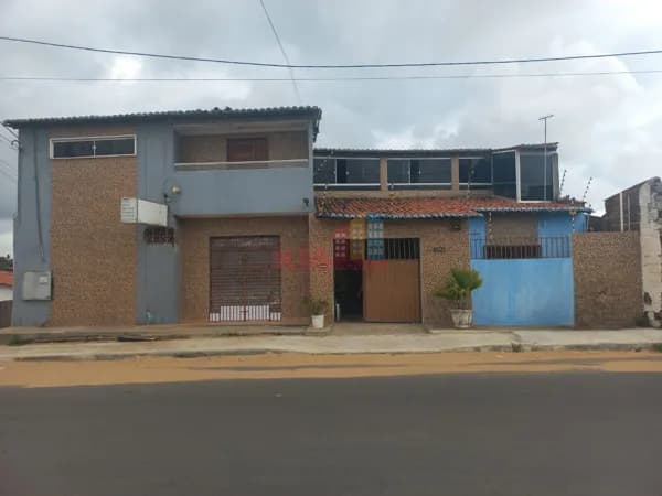 PRÉDIO (2 CASAS + PONTO COMERCIAL) • 4 Quartos | Pajuçara – Natal/RN.