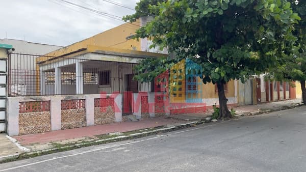 Casa comercial à venda no coração do Centro da cidade.