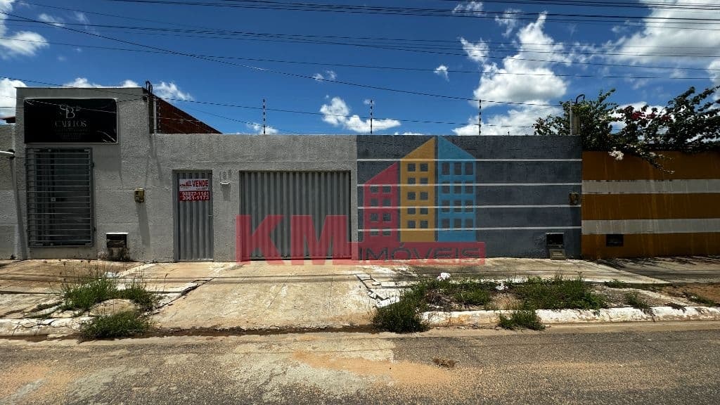 Venda! Casa em Mossoró: oportunidade única no bairro Sumaré!