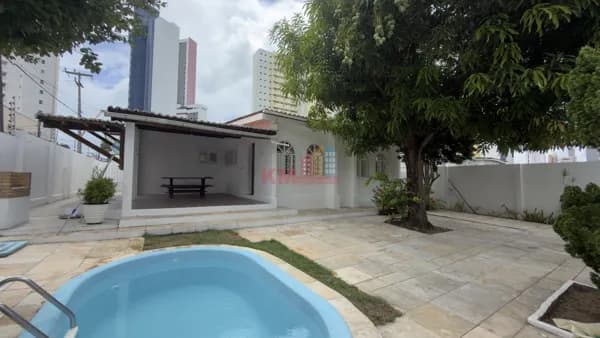 CASA DE ESQUINA PARA LOCAÇÃO COMERCIAL OU RESIDENCIAL EM PONTA NEGRA, NATAL/RN – 450m² DE TERRENO | ALTA VISIBILIDADE