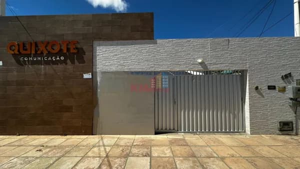 Casa no Nova Betânia, Mossoró: Sua Oportunidade Residencial e Comercial!