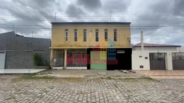 VENDA! Casa com Ponto Comercial no Abolição I em Mossoró-RN!