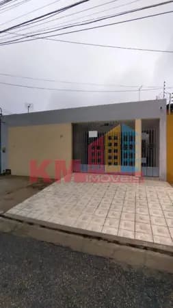 Casa no Centro em Mossoró-RN.