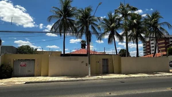 Casa Comercial para Locação em Nova Betânia - Mossoró/RN – Esquina Estratégica | 940m² de Terreno.