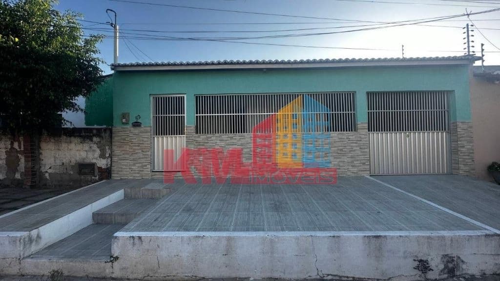 Casa Espaçosa no Dom Jaime Câmara, Mossoró.