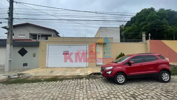 Casa com Piscina, 3 Suítes e Móveis Projetados no Costa e Silva, Mossoró.