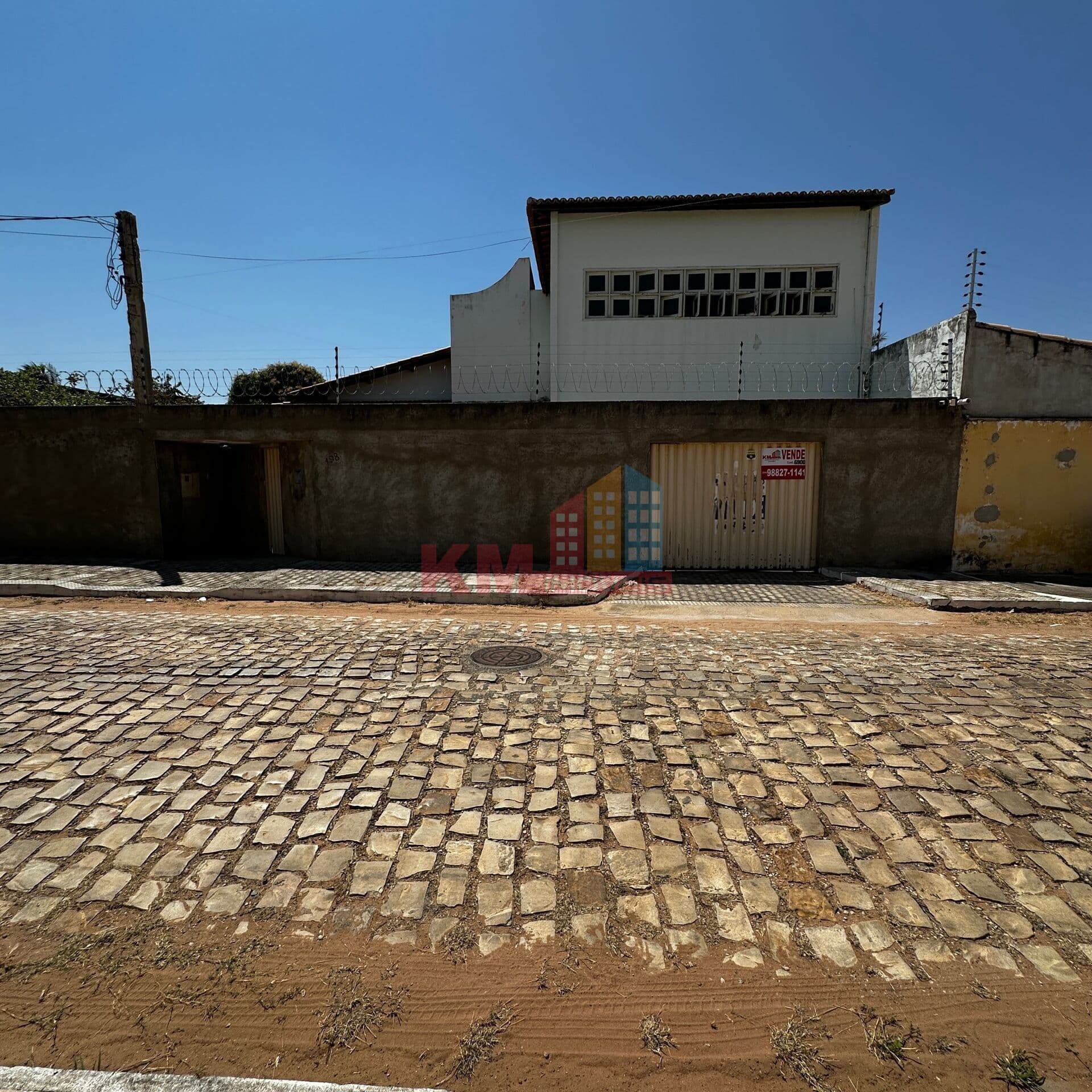 Casa Duplex com Quase 1.000m² de Terreno à Venda no bairro Presidente Costa e Silva em Mossoró.