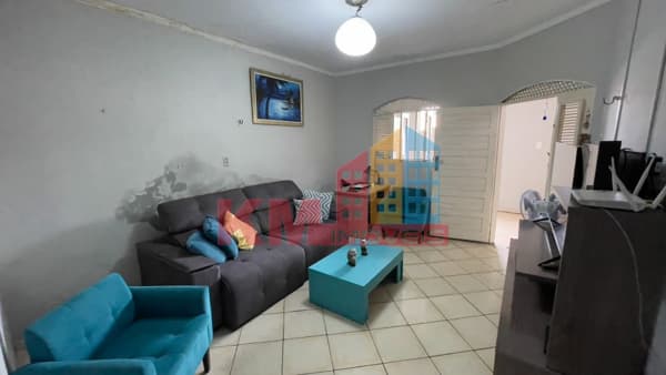 Casa com 3 quartos (1 suíte), quintal com cisterna – Bom Jardim, Mossoró/RN