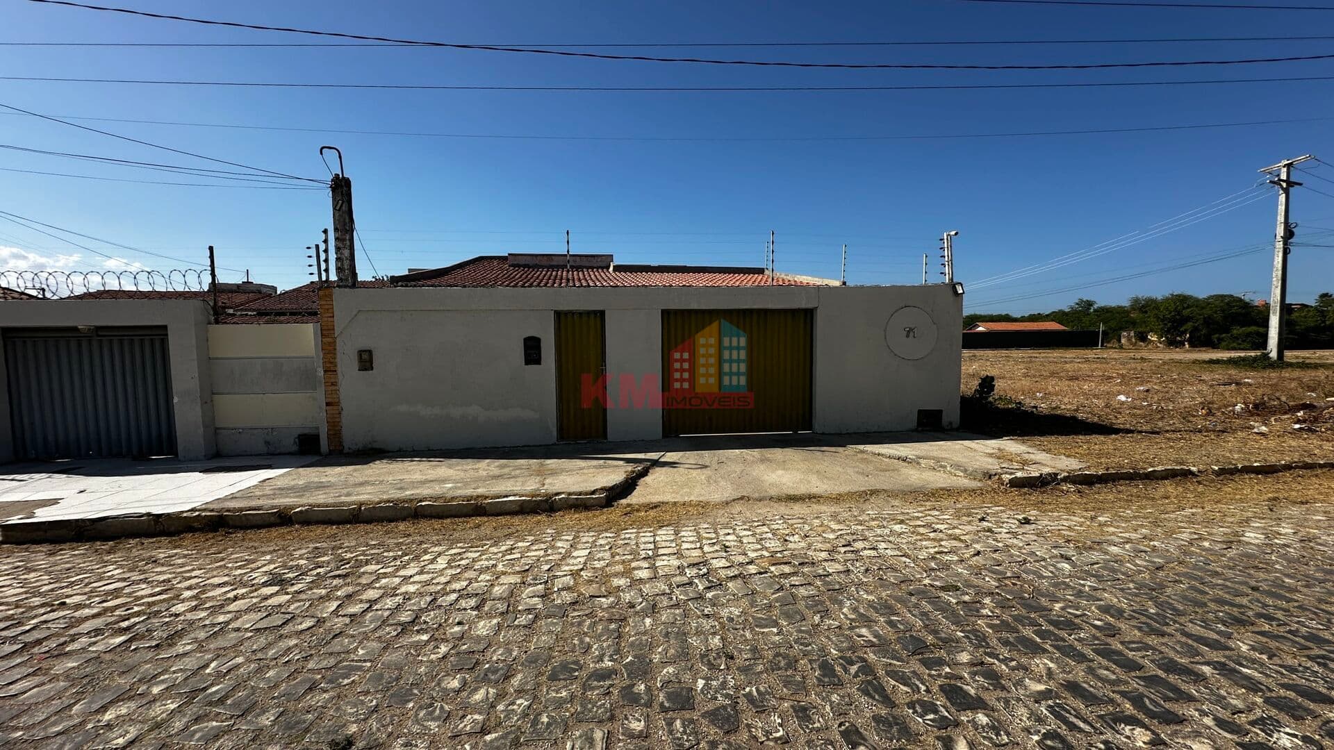 Casa 3/4 com Piscina e Garagem para 5 Carros no bairro Costa e Silva em Mossoró.