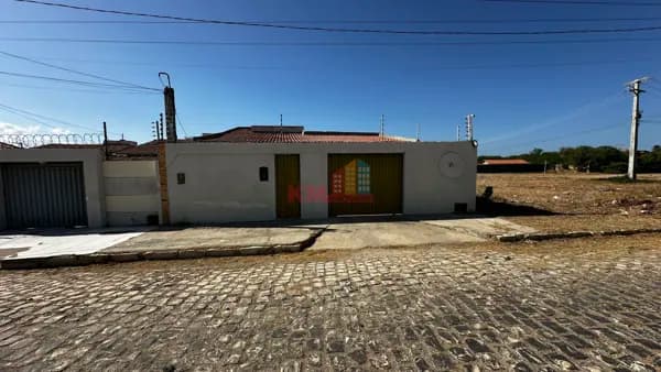 Casa 3/4 com Piscina e Garagem para 5 Carros no bairro Costa e Silva em Mossoró.