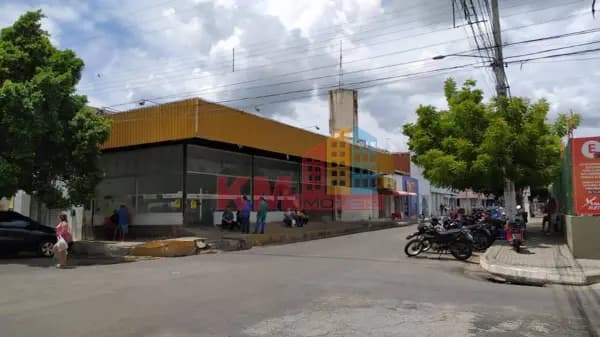 PRÉDIO COMERCIAL DE ESQUINA + SALÃO AMPLO - CENTRO (MOSSORÓ/RN) | RUAS FREI MIGUELINHO/GETÚLIO VARGAS E FLUXO GARANTIDO