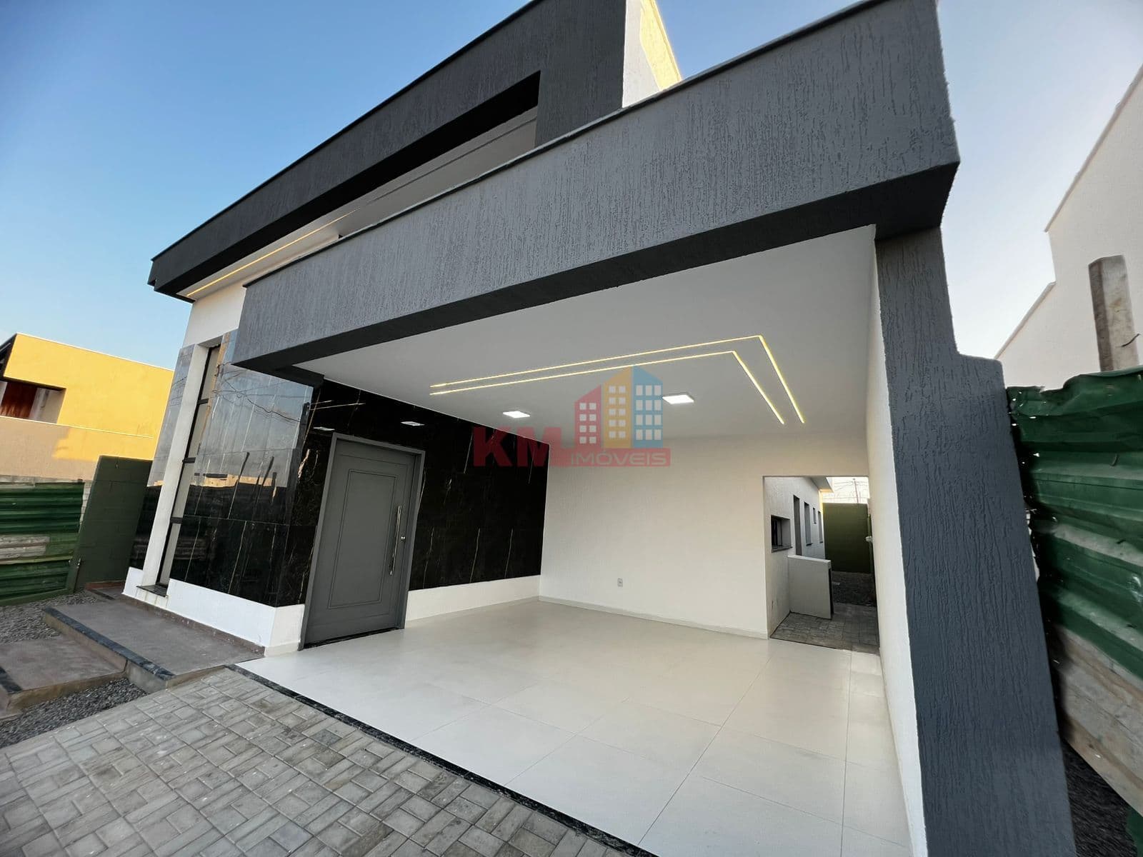 Casa de Alto Padrão à Venda no Condomínio Copacabana, bairro Bela Vista - Mossoró - KM Imóveis