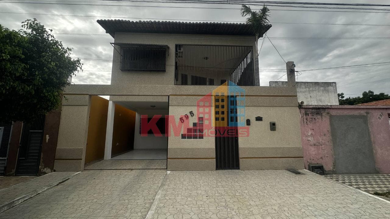 Casa duplex disponível para VENDA no bairro Paredões em Mossoró!