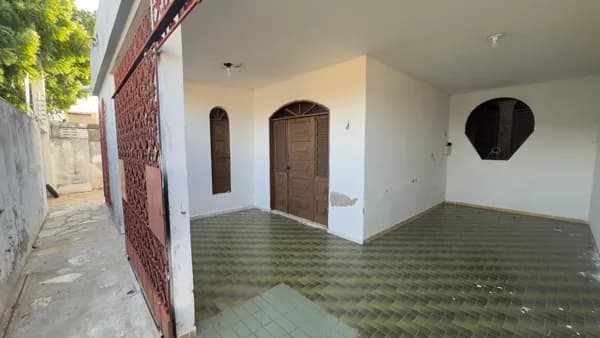 Casa Espaçosa à Venda no Presidente Costa e Silva, Mossoró - RN