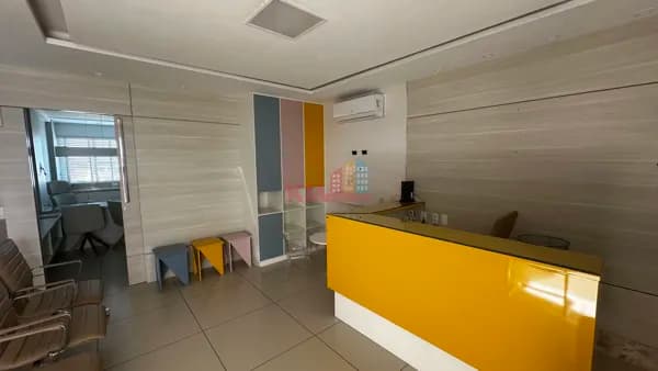 Sala completa, mobiliada e pronta para atendimento • West Clinical – Mossoró/RN