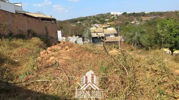 Oportunidade Imperdível! Lote de 486m² no Jardim Imperial, Lagoa Santa – Projeto Aprovado para 2 Casas!