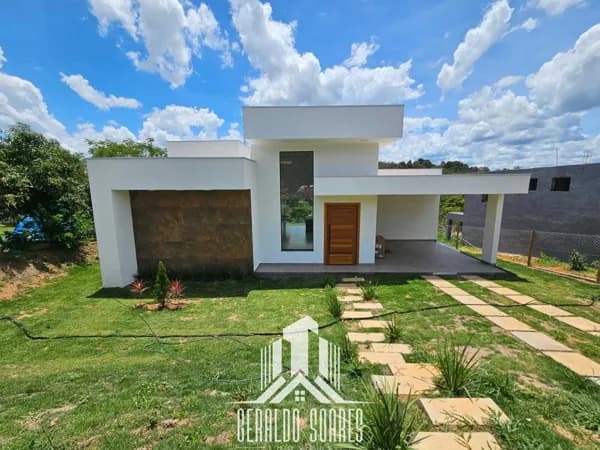 Oportunidade no Vale do Luar — Casa Nova, 3 Quartos, 166 m² e 1.000 m² de terreno!
