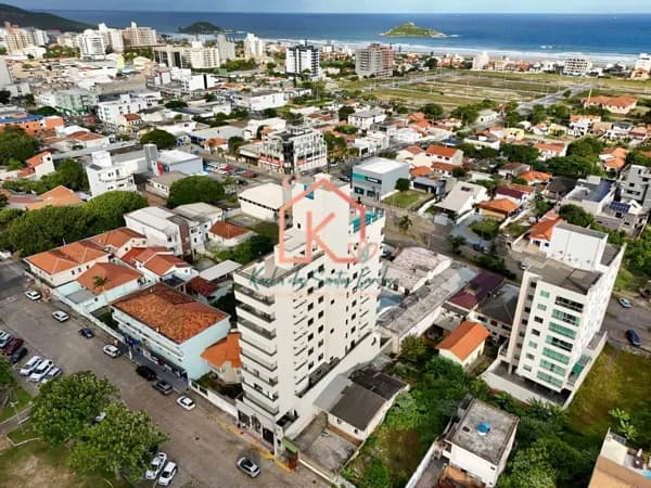 Apartamento no Centro Imbituba: Localização Premium com Paisagem de Cinema