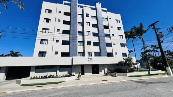 Casa à venda no bairro Centro em Matinhos/PR