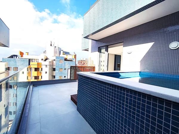 Apartamento à venda no bairro Balneário Caiobá em Matinhos/PR